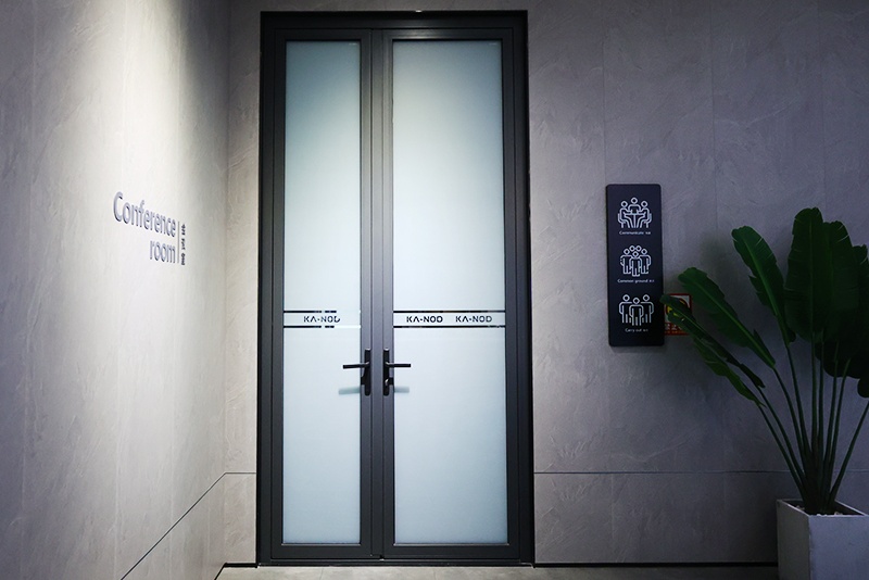 Choosing the Right Door: A Practical Guide to Swing, Hinged & Single Doors