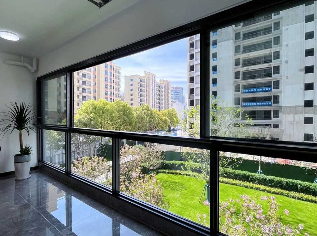 Large-aluminum-sliding-window-system-for-modern-villas